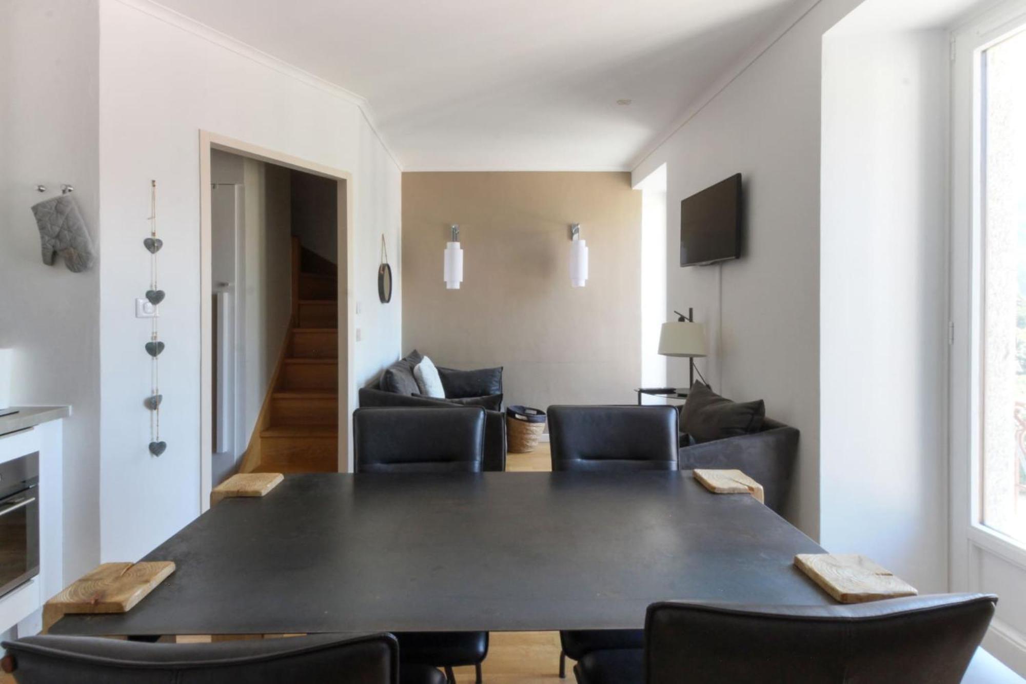Nook 42 - The Loft - Central 2Br W/ Balcony Views 霞慕尼 外观 照片